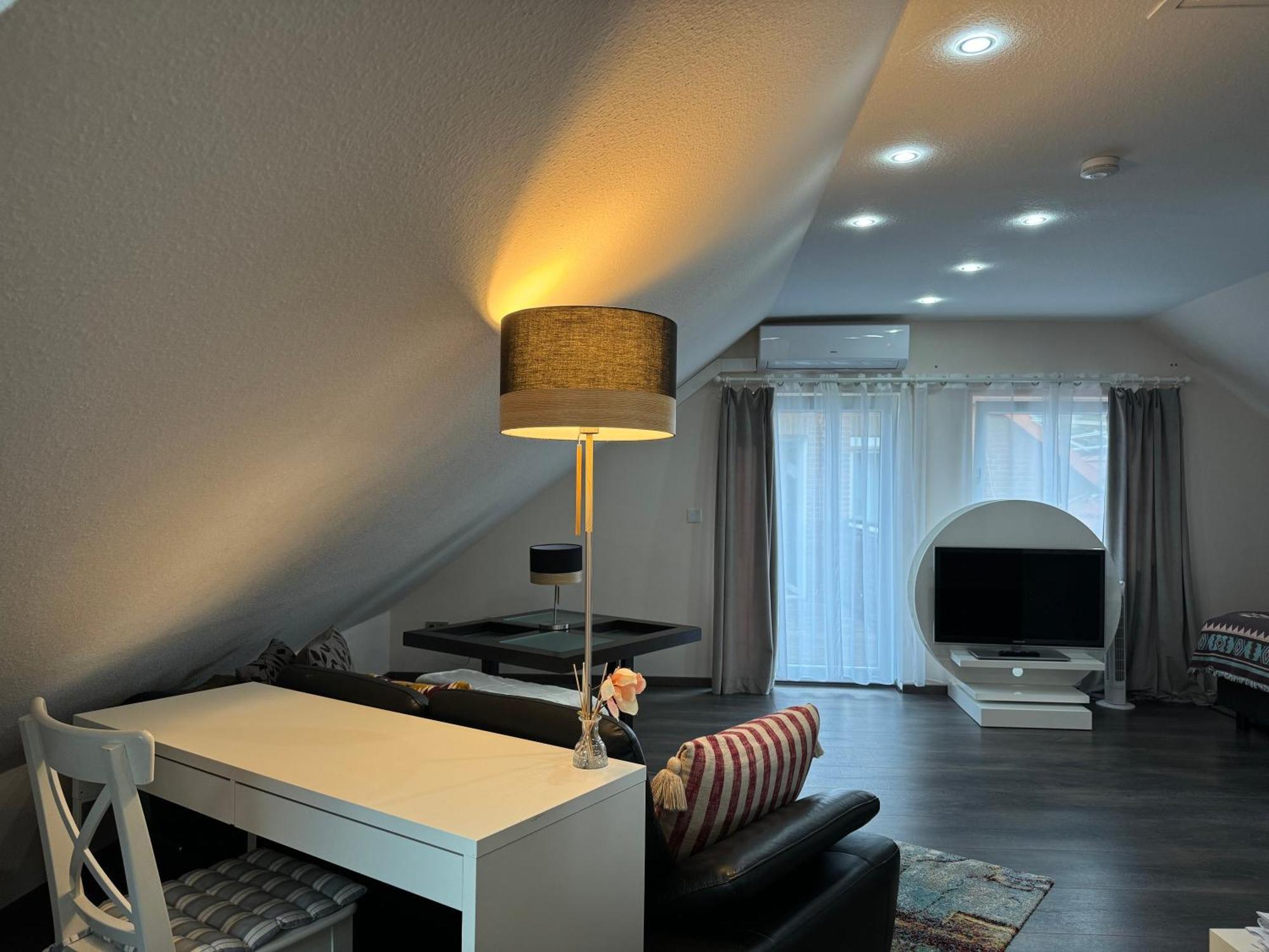 Modern House Gehrden Auf 2 Etagen, Nice Garten, Barbecue, Contactless Check-In, Free Parking Ngoại thất bức ảnh